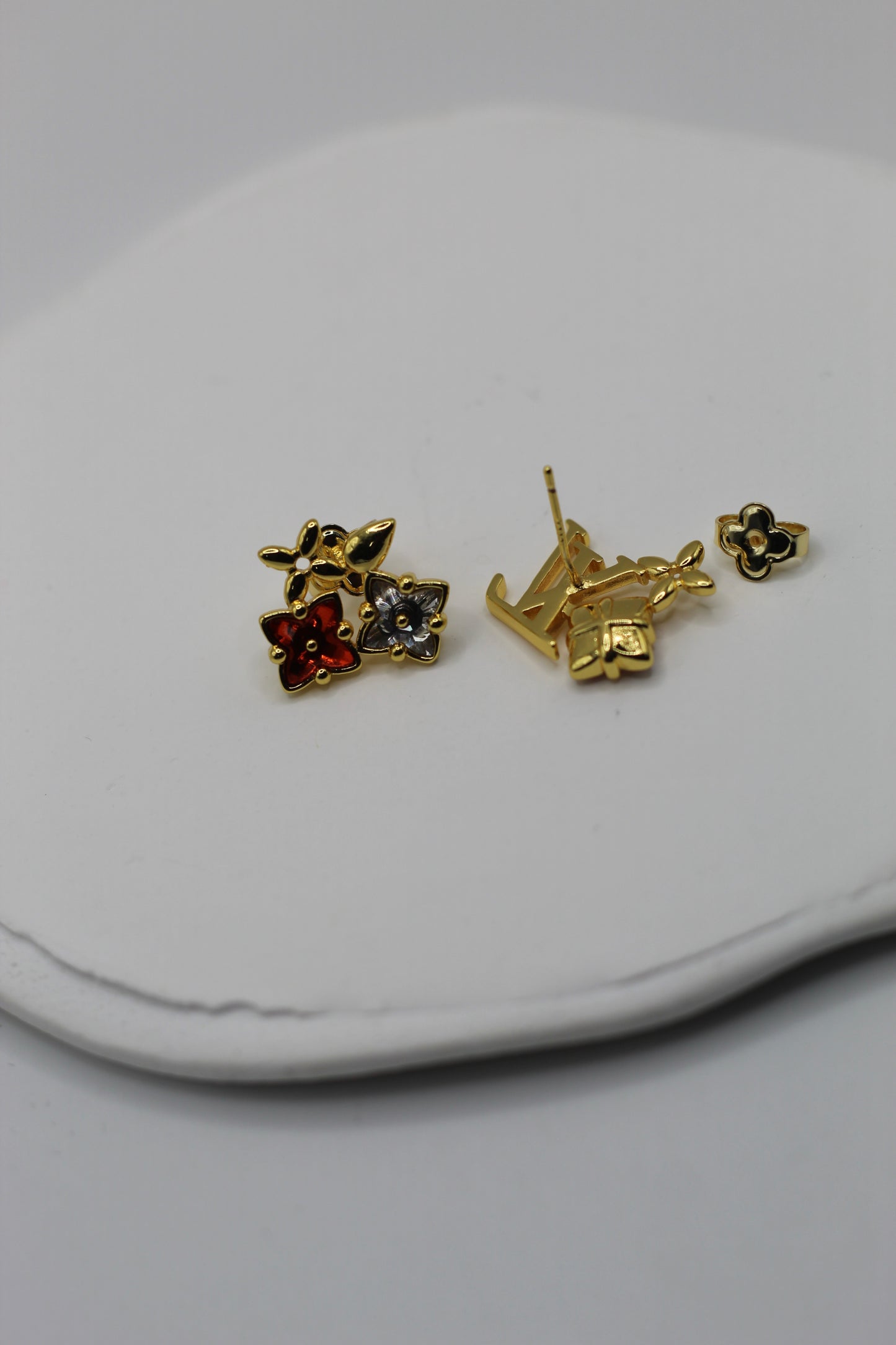 Pendientes LV