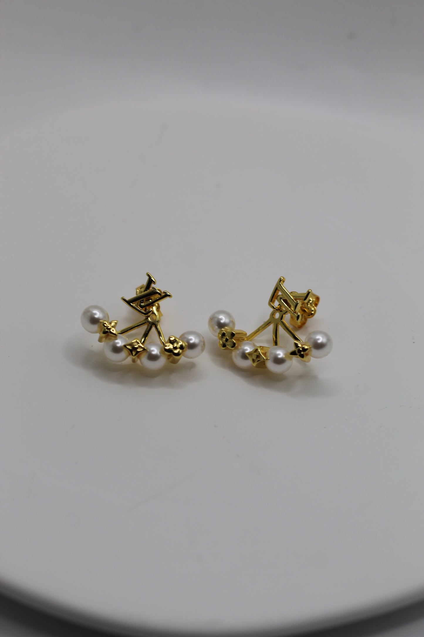 Pendientes LV