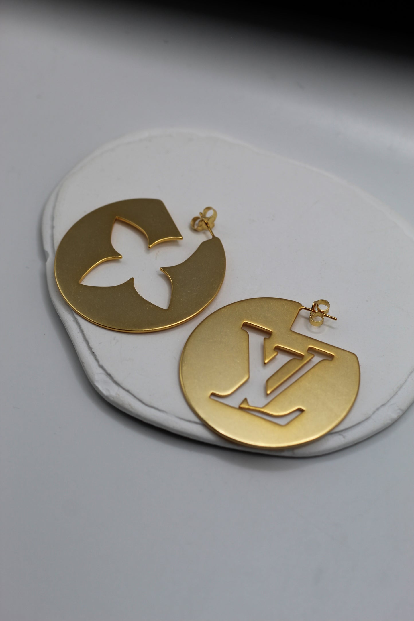 Pendientes LV