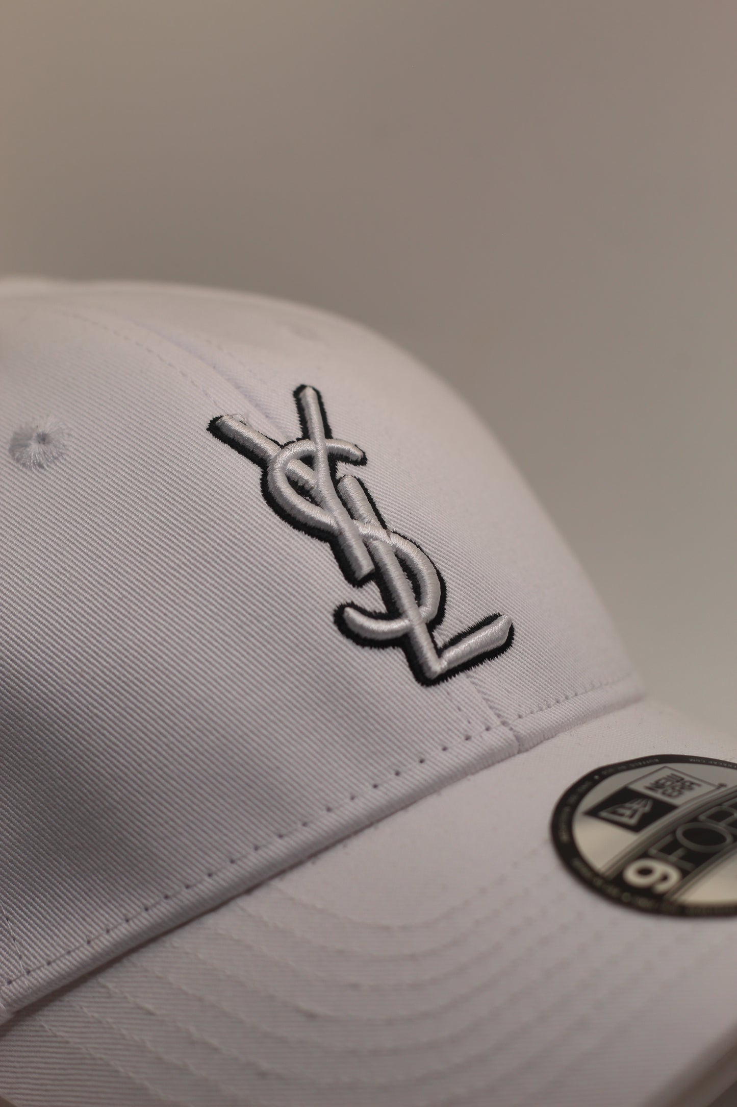 Gorra YSL