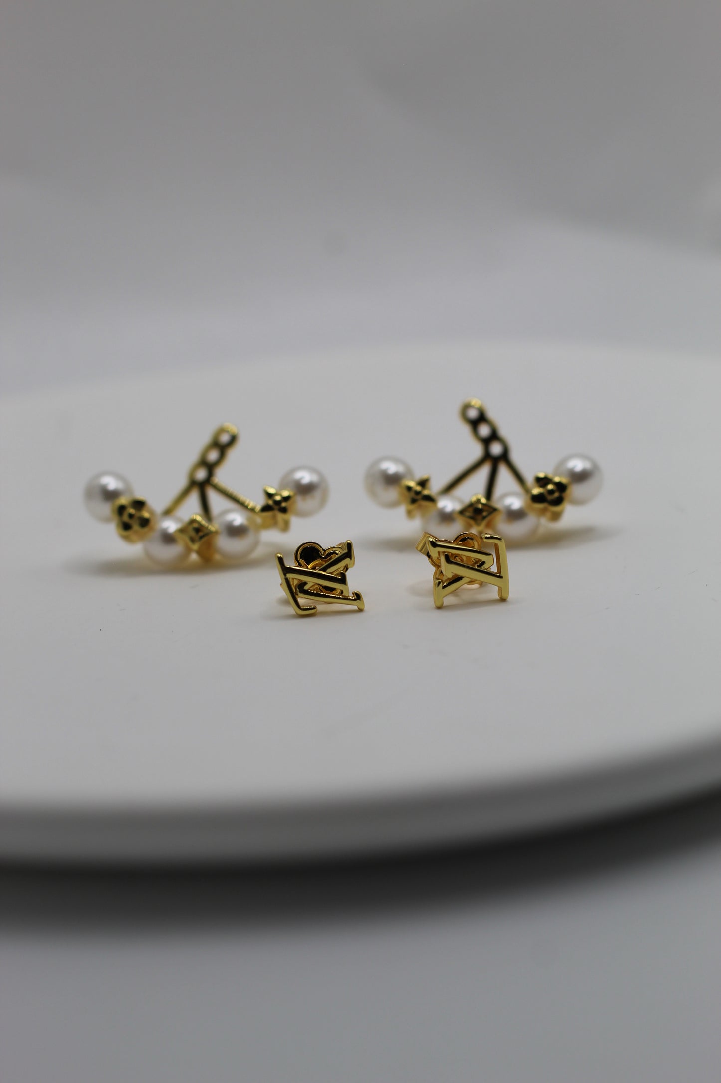 Pendientes LV