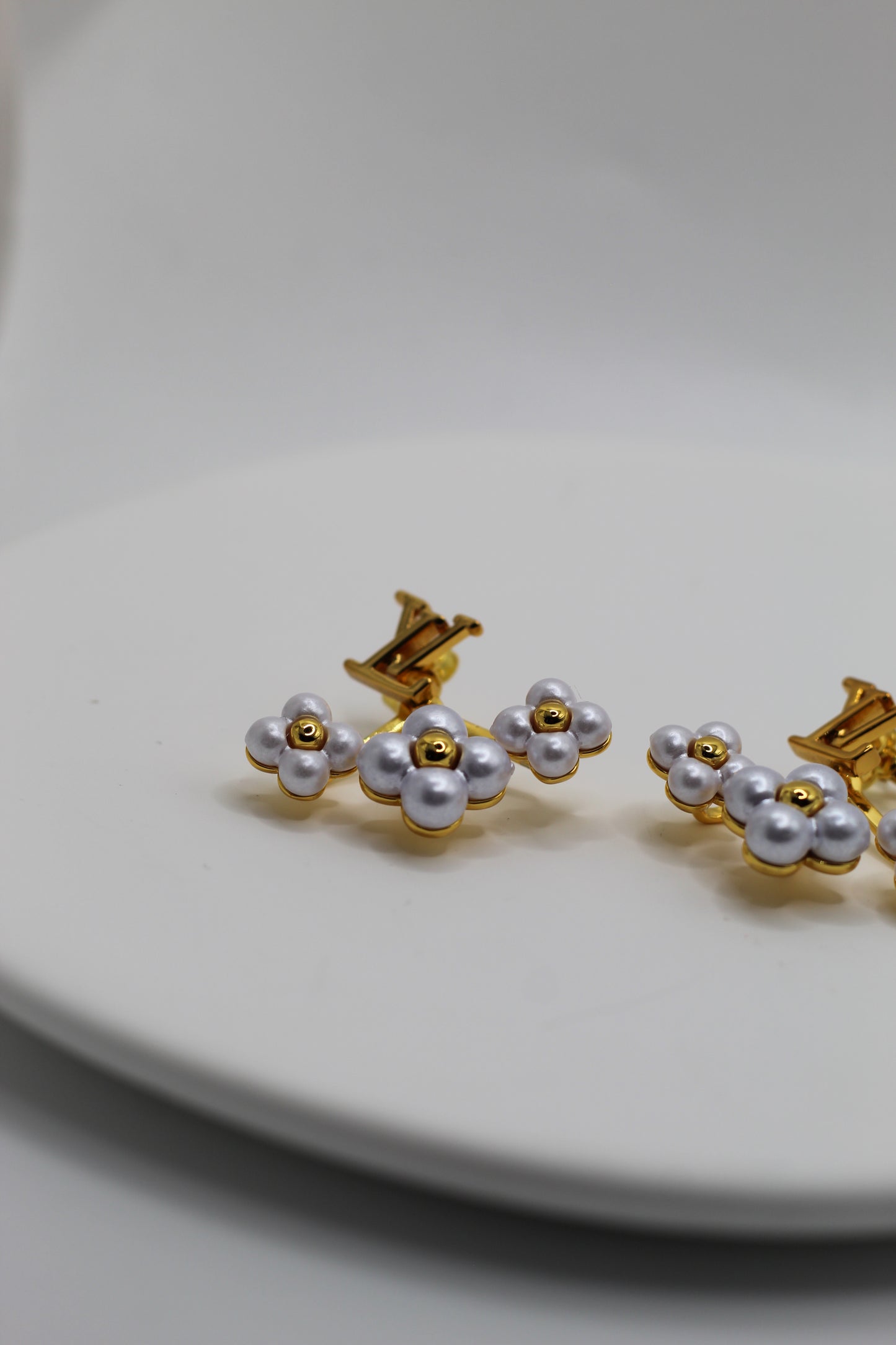 Pendientes LV