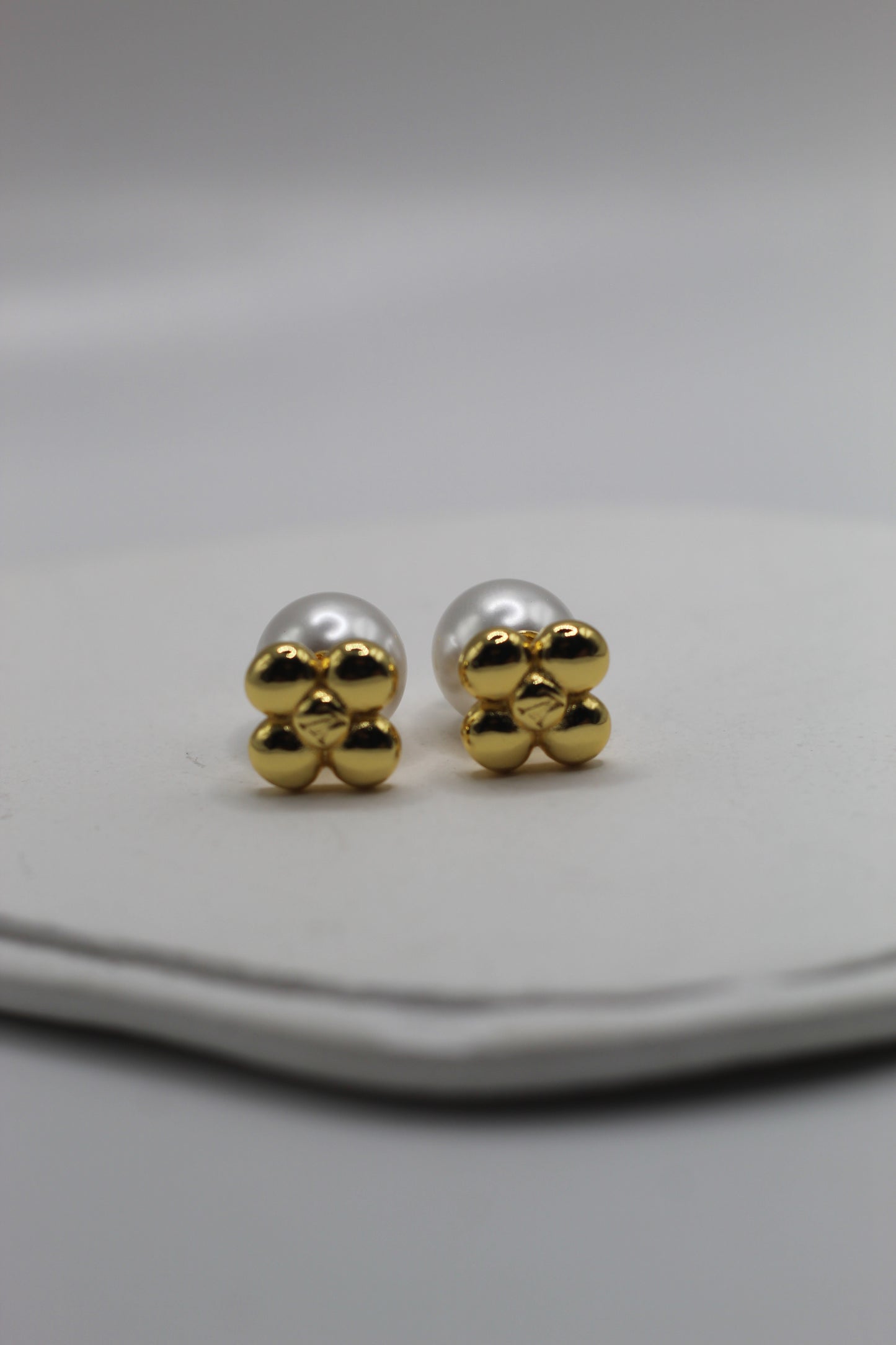 Pendientes LV