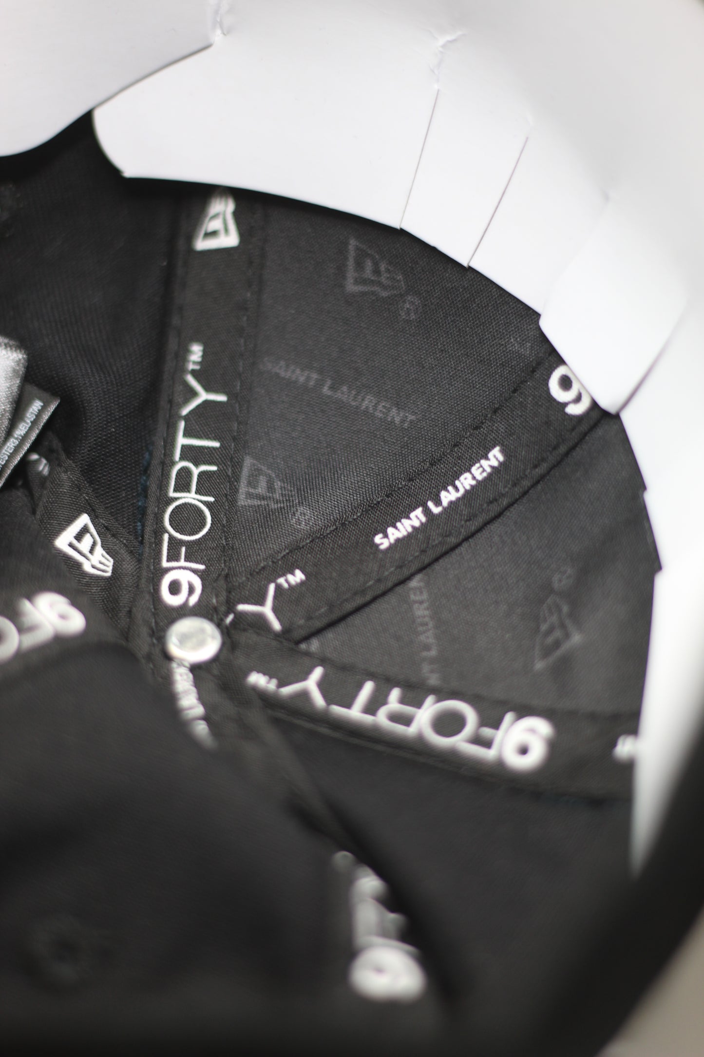Gorra YSL