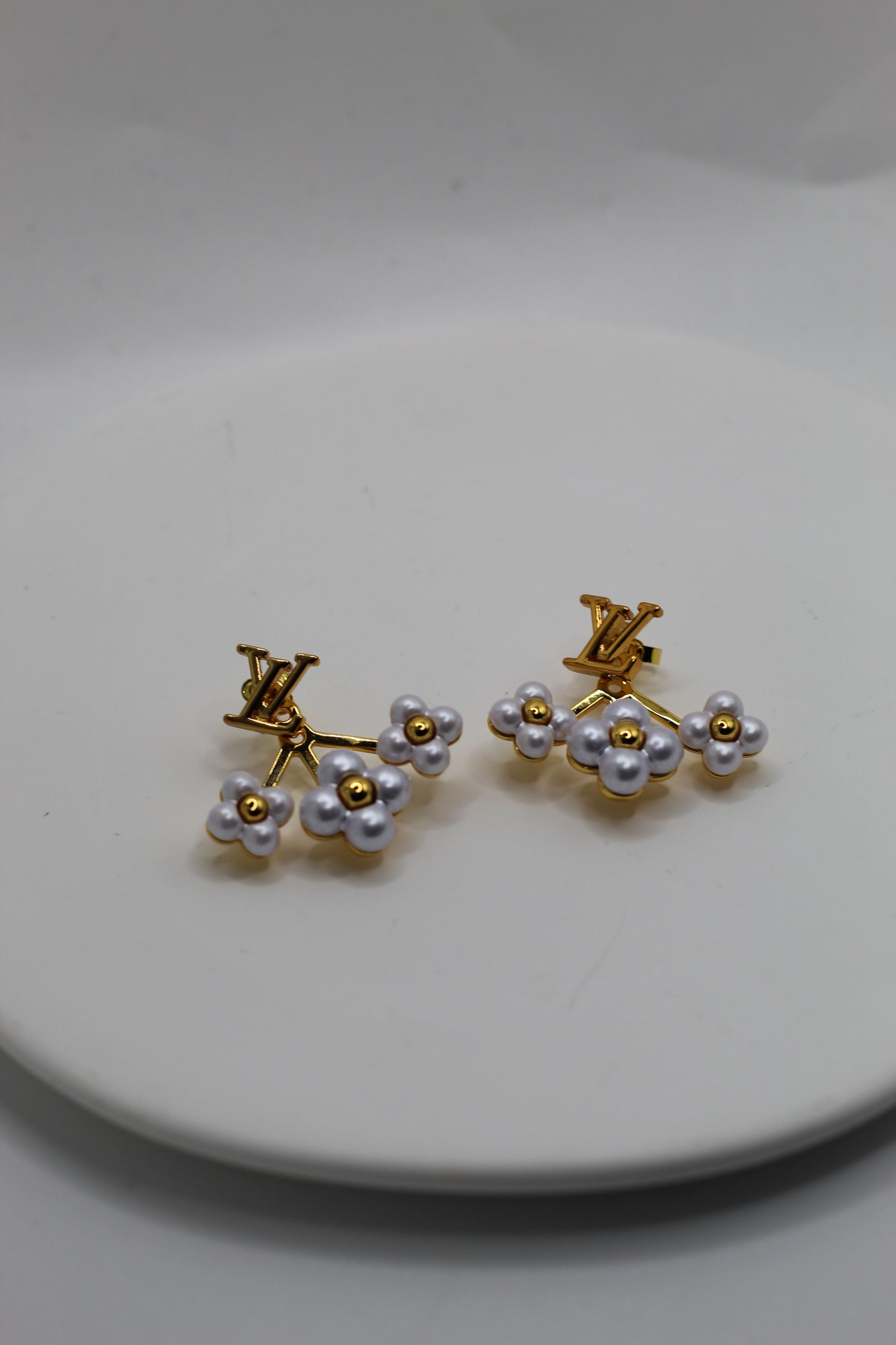 Pendientes LV