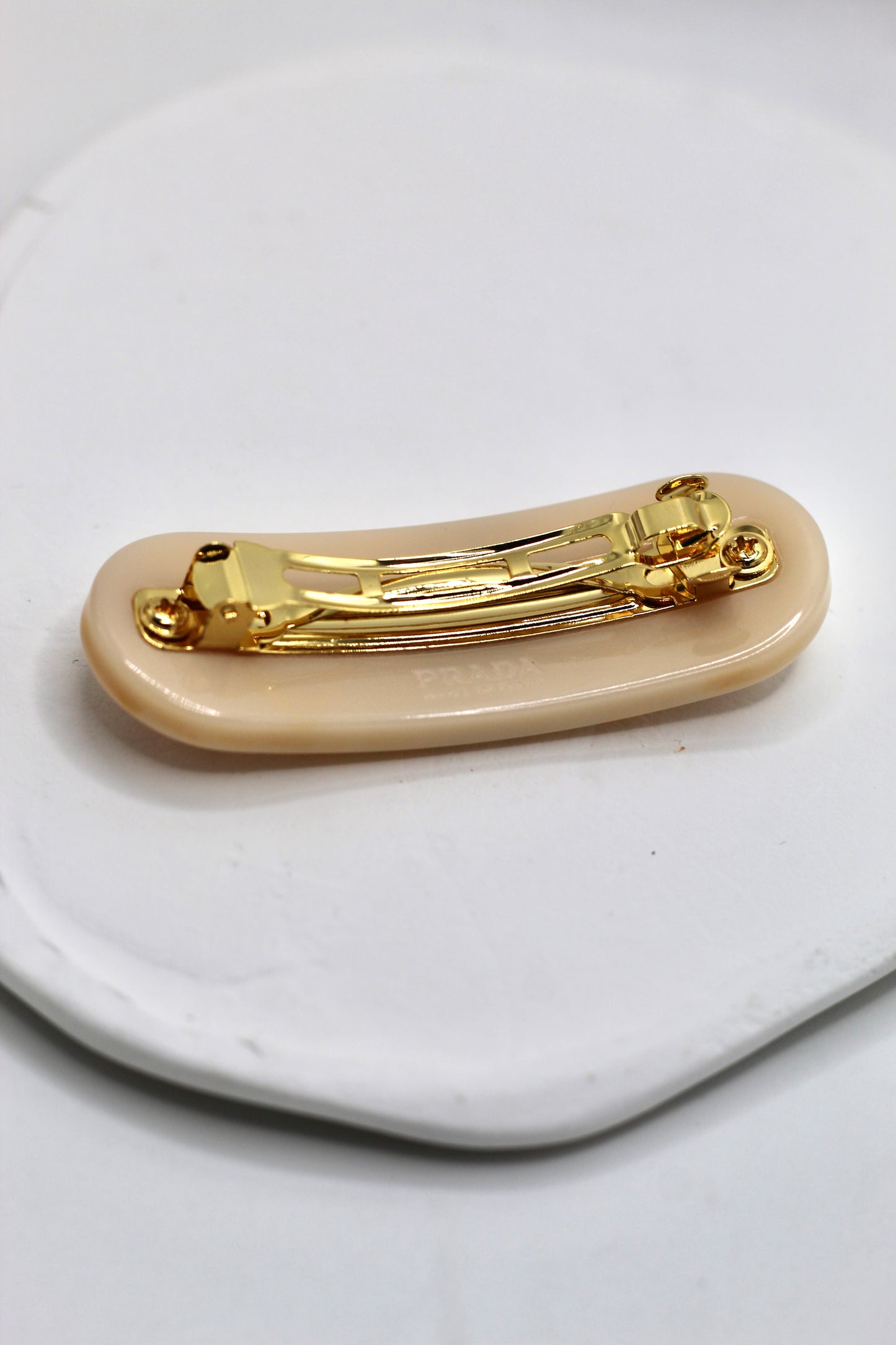 Prendedor P