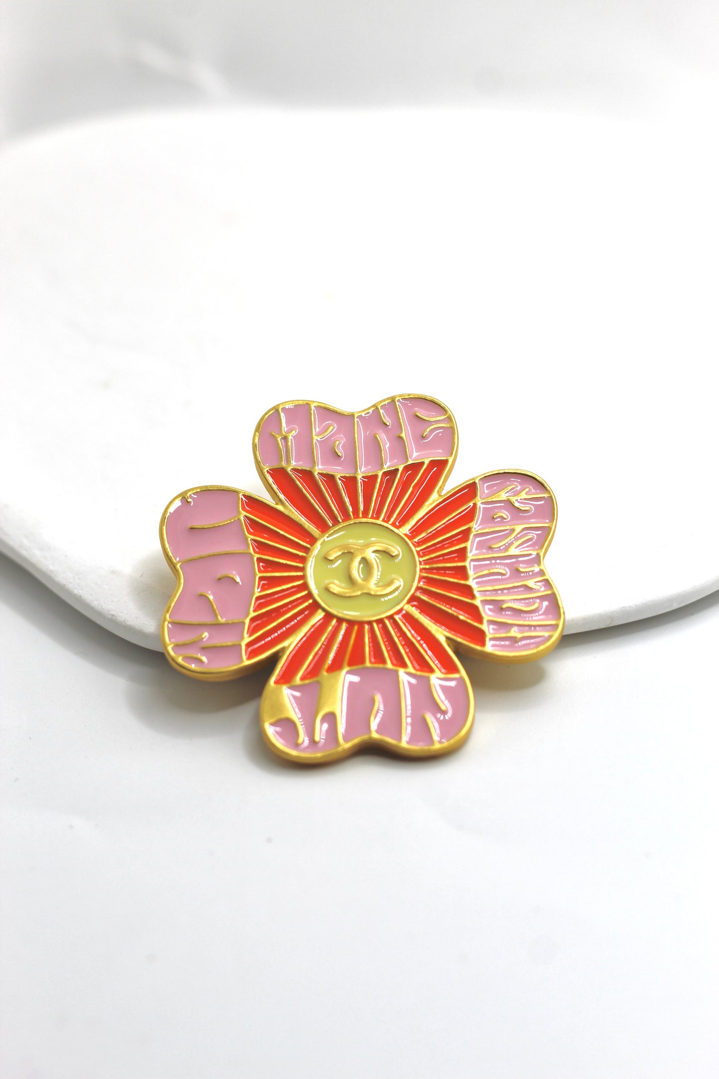 Broche Ch