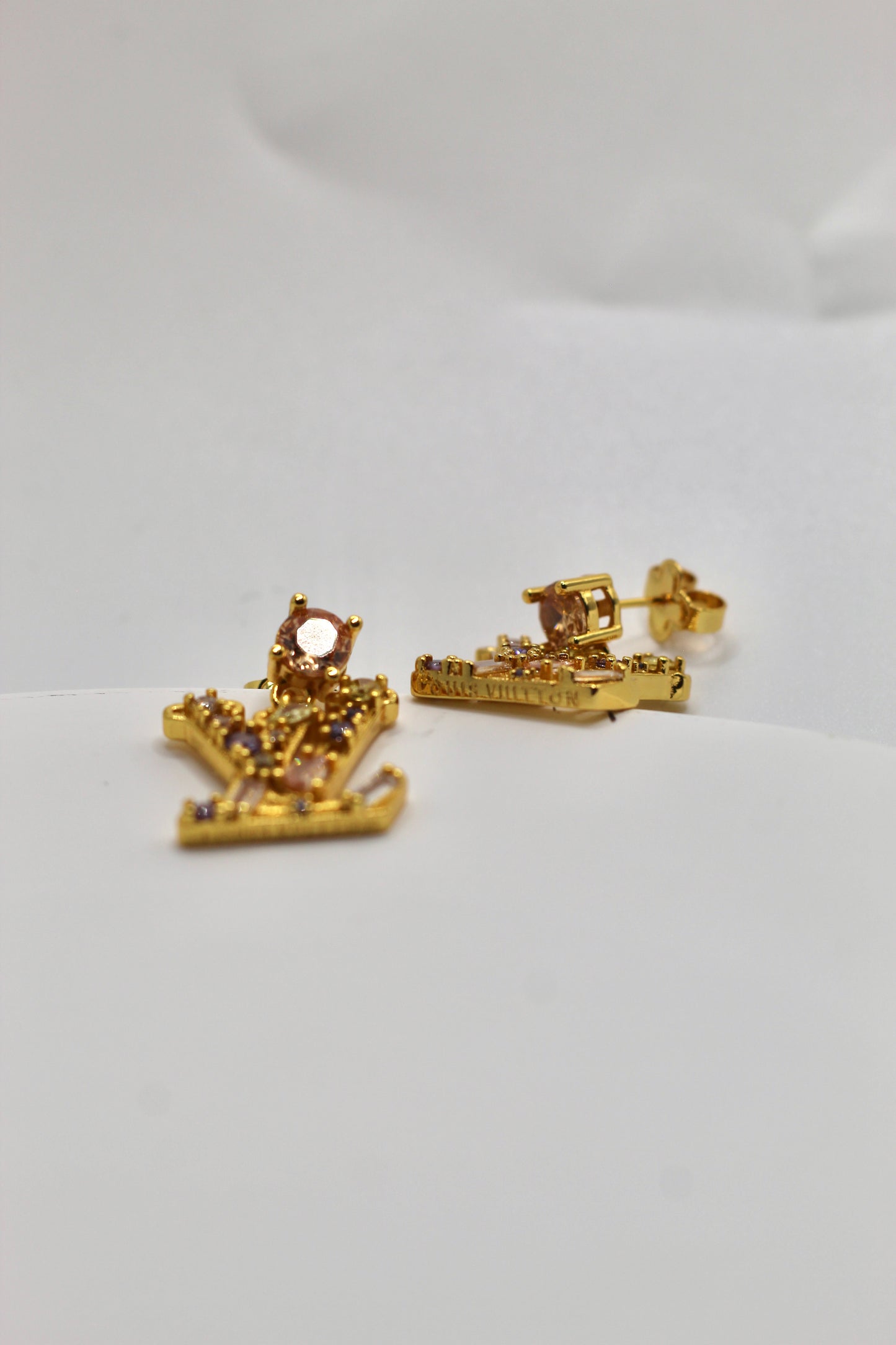Pendientes LV