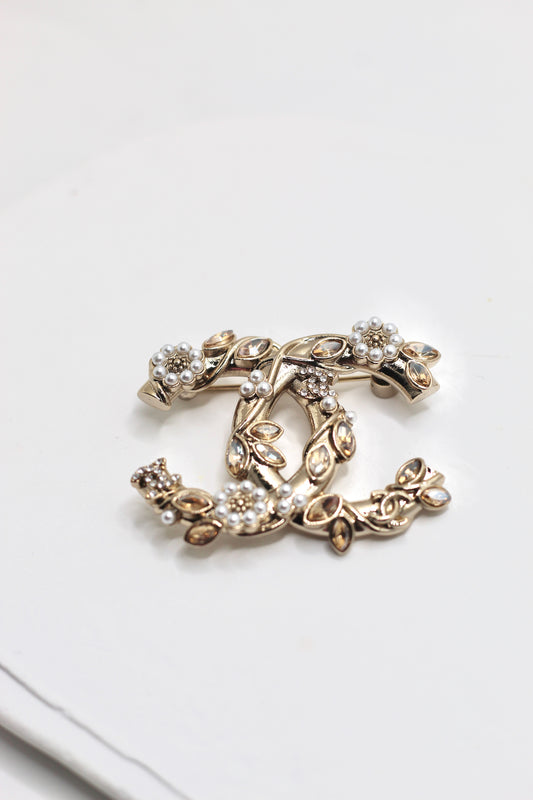 Broche Ch