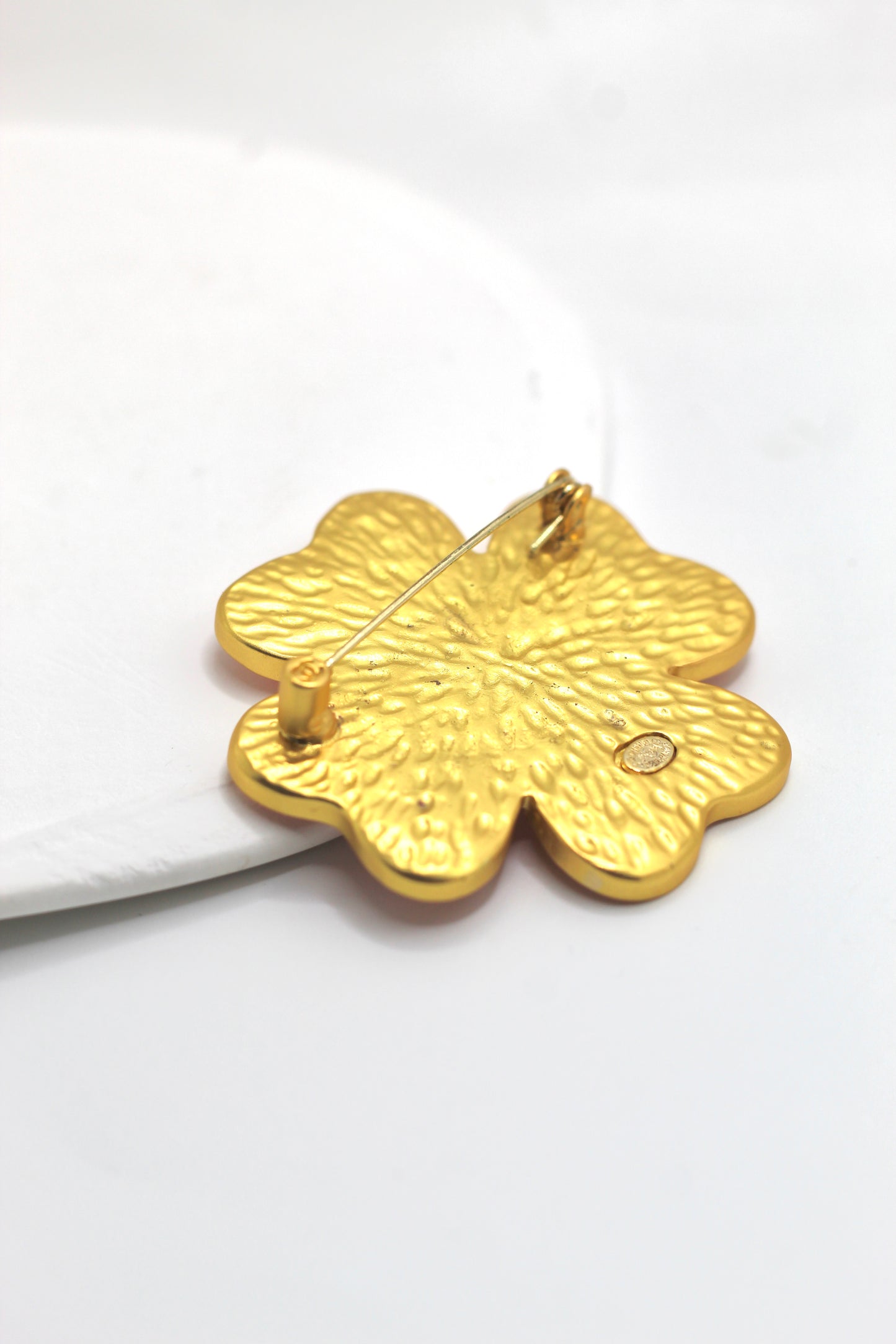Broche Ch