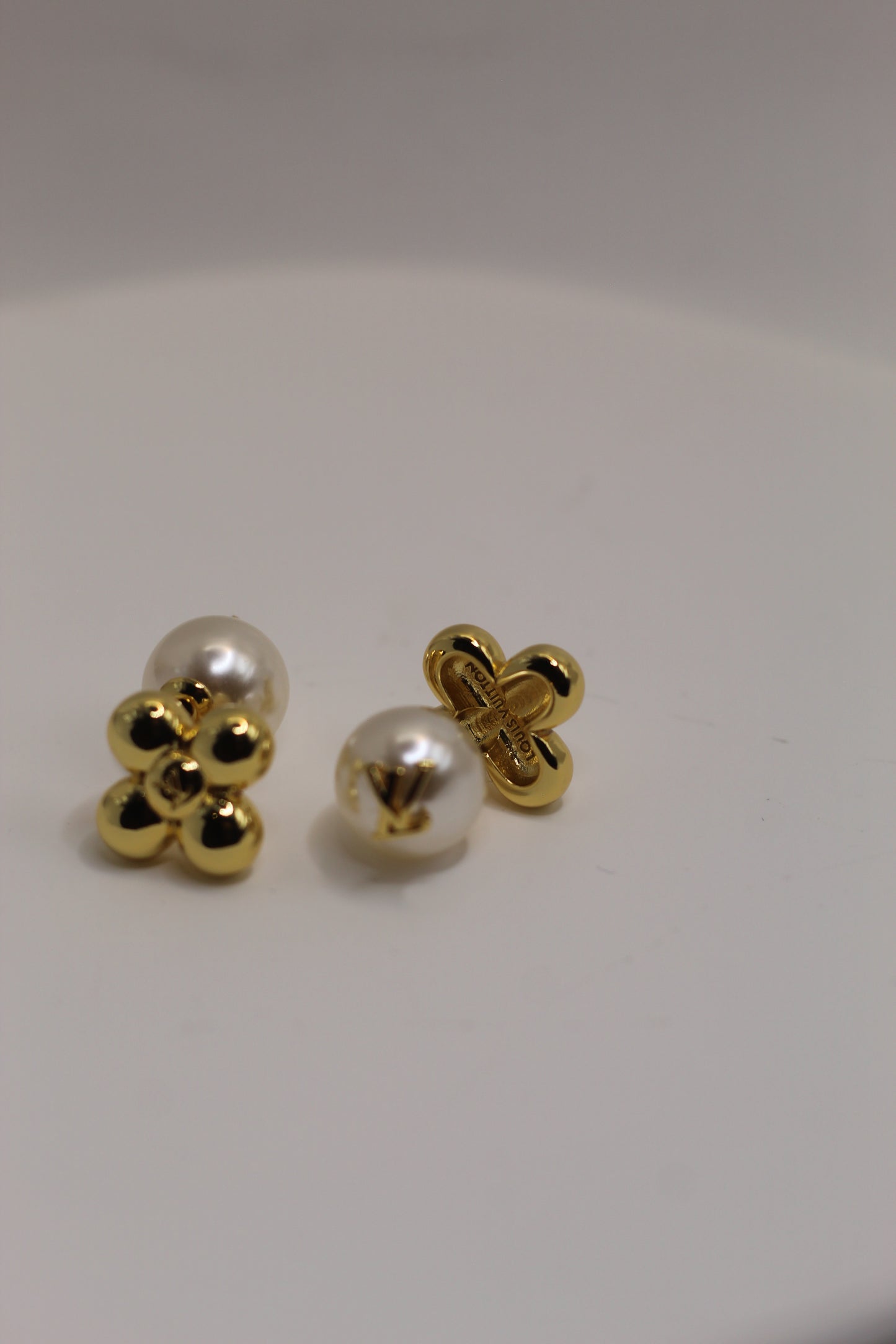 Pendientes LV