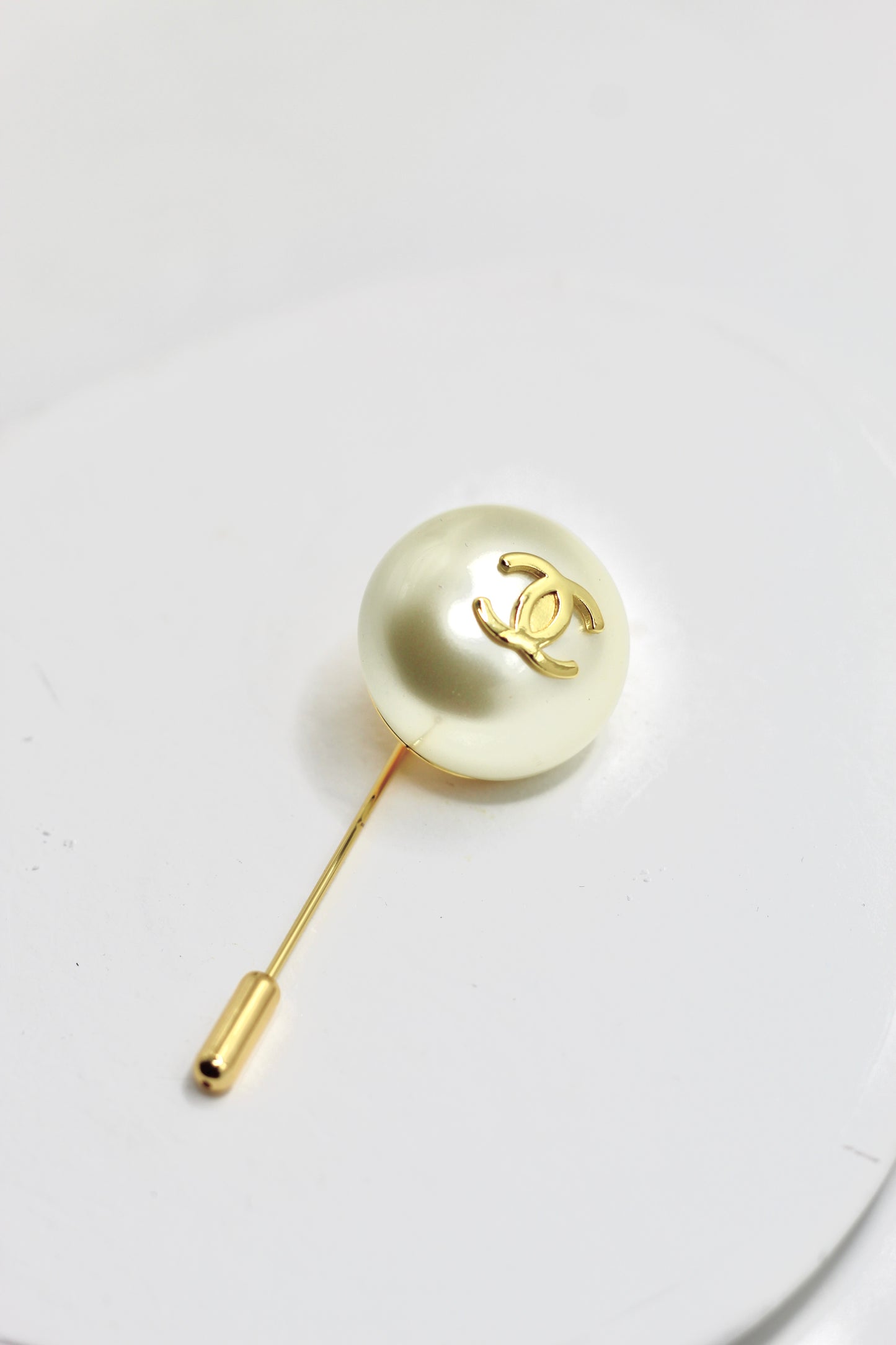 Broche Ch