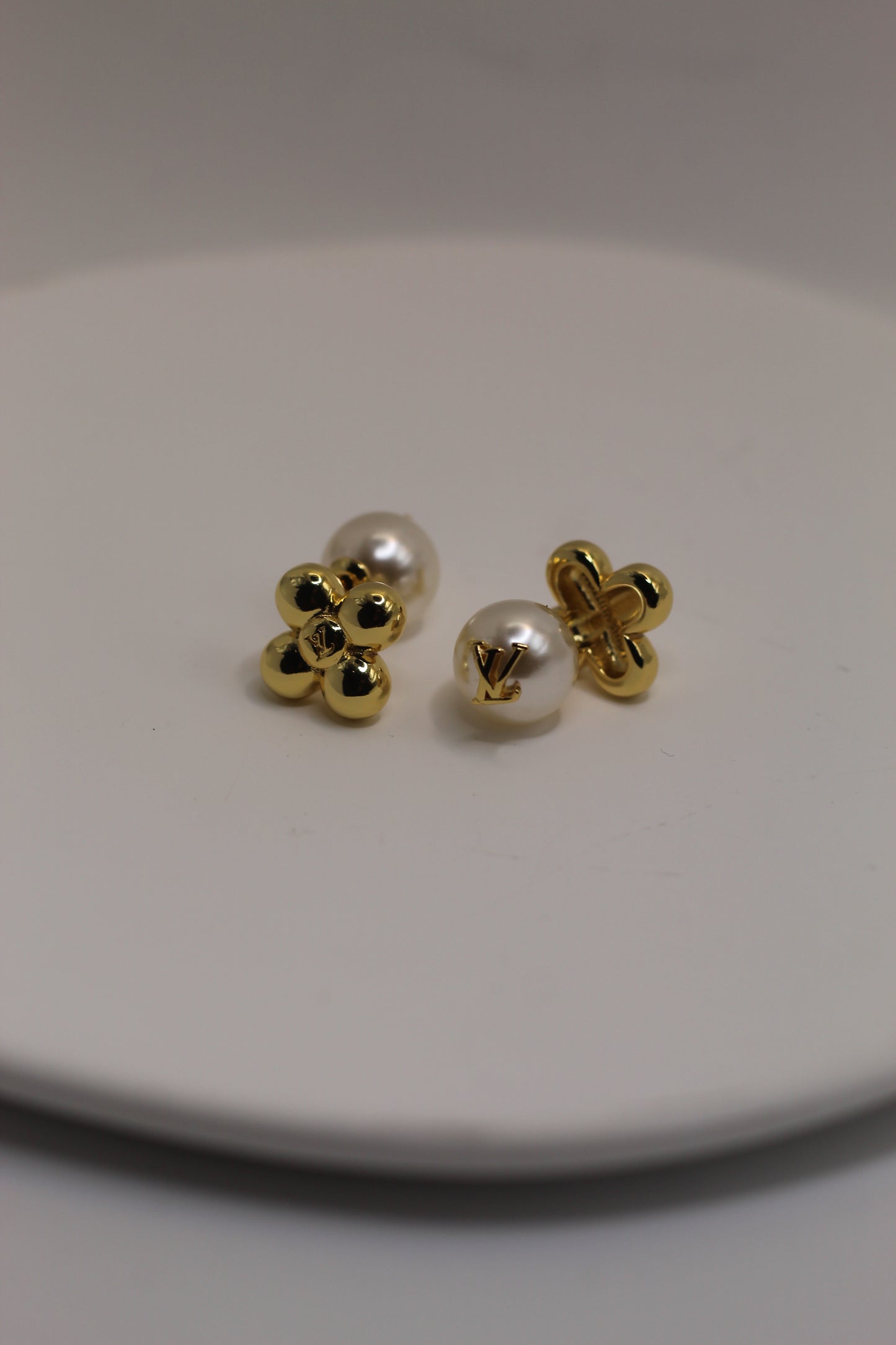 Pendientes LV