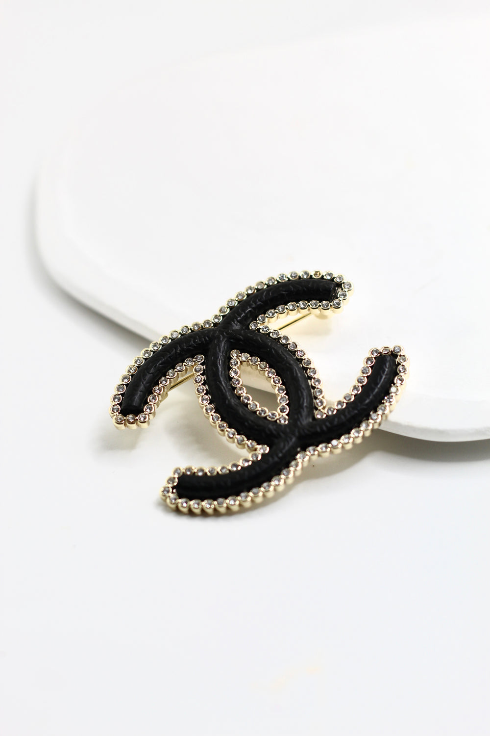 Broche Ch