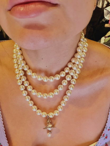 Collar V W