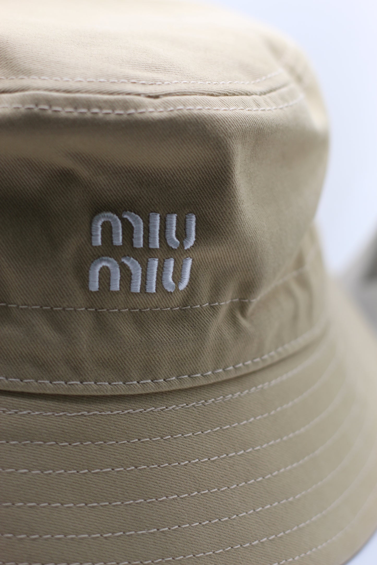 Bucket Hat Miu M