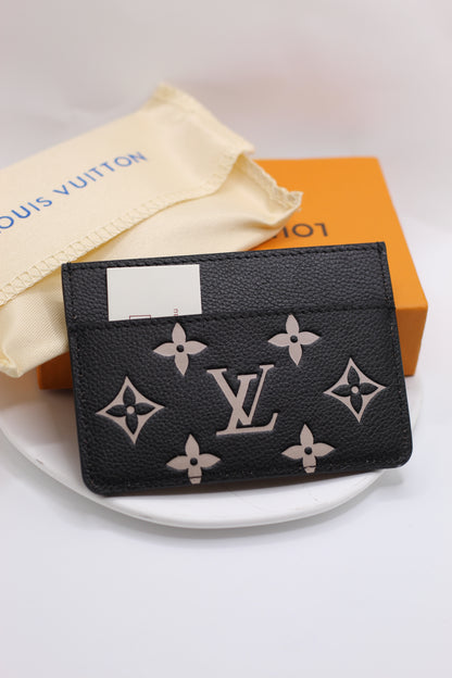 Tarjetero LV