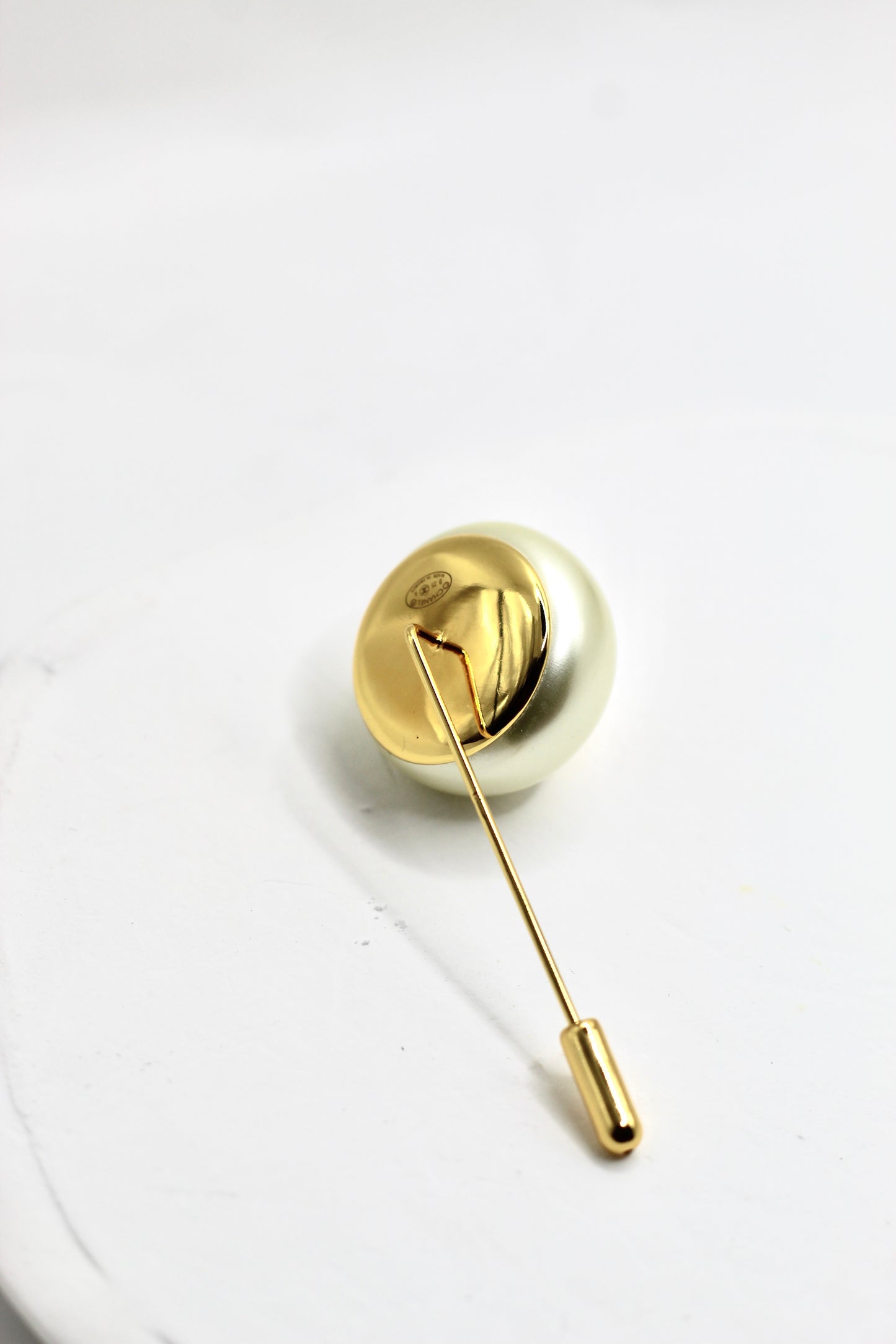 Broche Ch