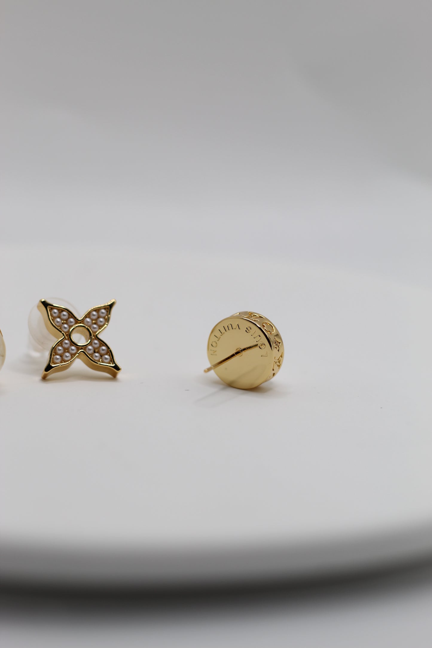 Pendientes LV