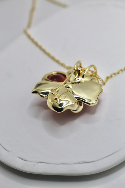 Collar Swarows