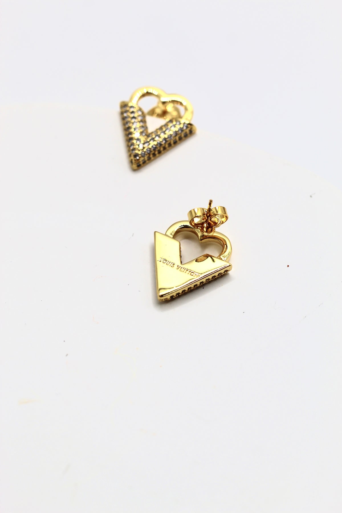 Pendientes LV